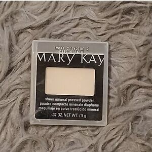 MARY KAY SHEER MINERAL PRESSED POWDER - IVORY 2